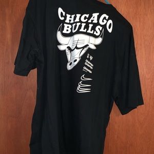 Nike shirt. Chicago Bulls logo. Size XL 100%cotton